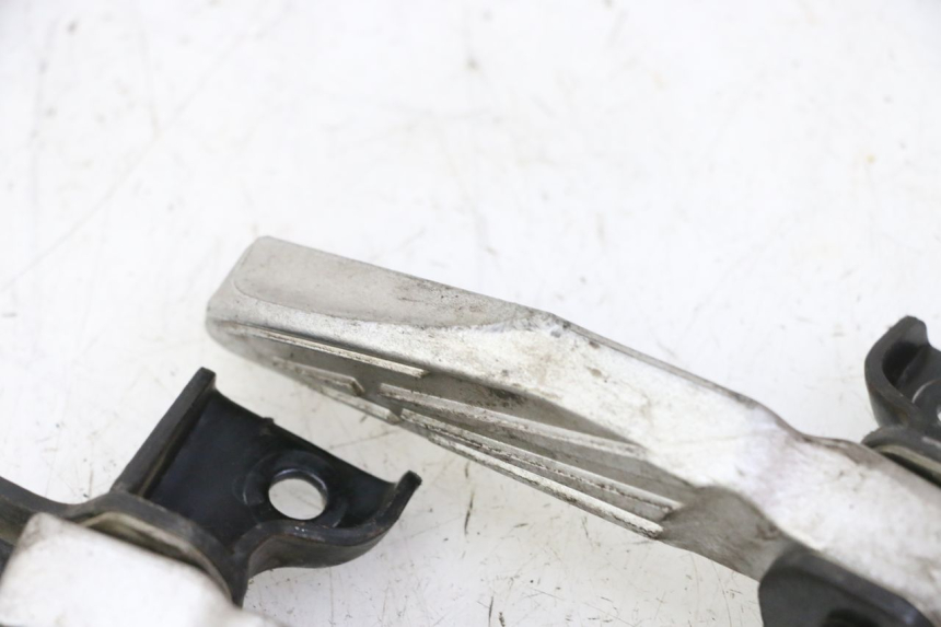 photo de PAIR OF REAR FOOTRESTS PEUGEOT TWEET 4T 50 (2018 - 2022) - Technical close-up