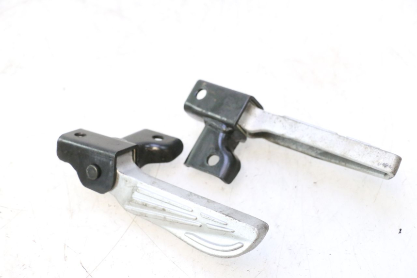 photo de PAIR OF REAR FOOTRESTS PEUGEOT TWEET 4T 50 (2018 - 2022) - Component detail