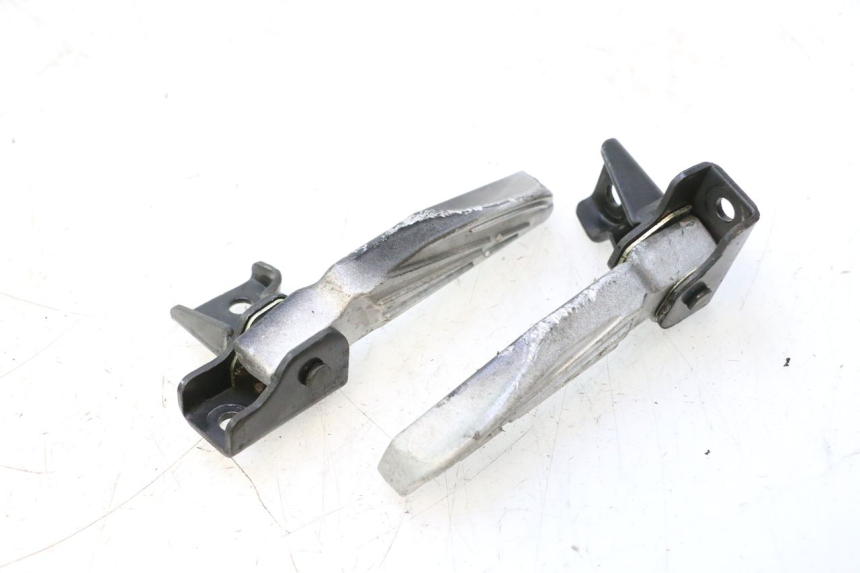 photo de PAIR OF REAR FOOTRESTS PEUGEOT TWEET 4T 50 (2018 - 2022) - Technical close-up
