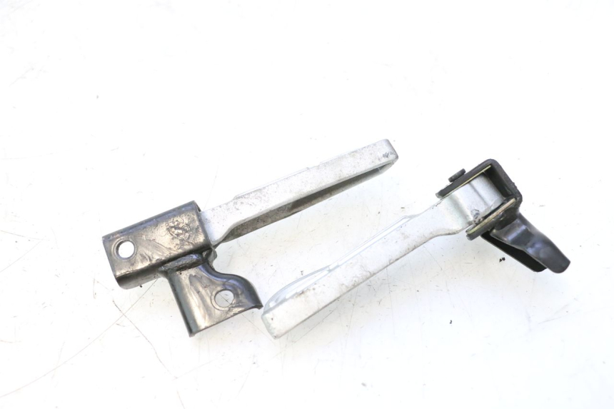 photo de PAIR OF REAR FOOTRESTS PEUGEOT TWEET 4T 50 (2018 - 2022) - Surface and material condition