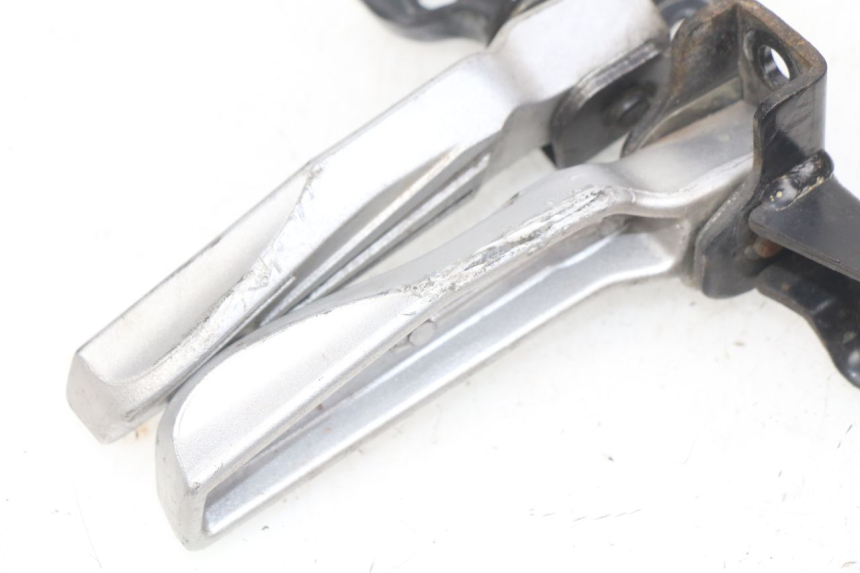 photo de PAIR REAR FOOTRESTS PEUGEOT TWEET ACTIVE 4T 50 (2018 - 2022) - Zoom on usage condition