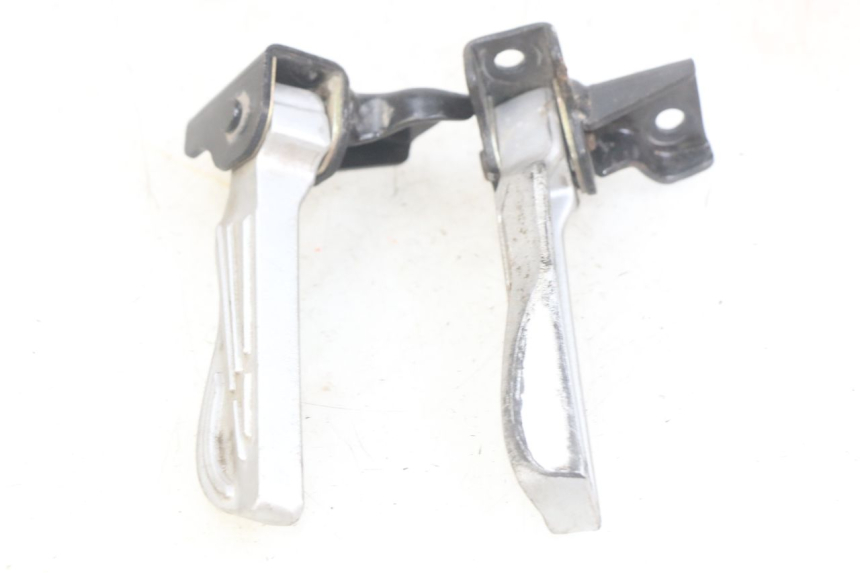 photo de PAIR OF REAR FOOTRESTS PEUGEOT TWEET 125 (2018 - 2021) - Fixing points details