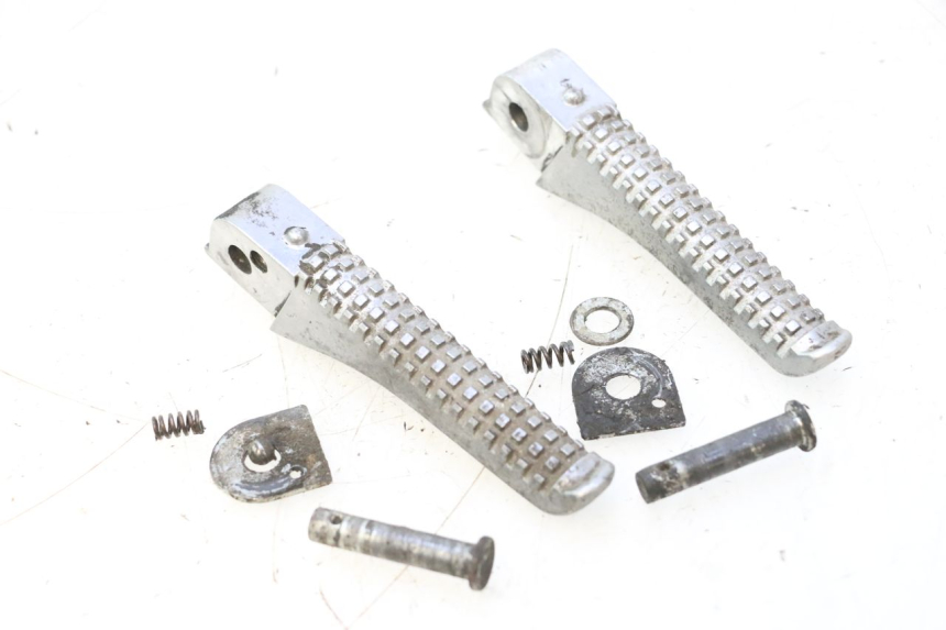 photo de PAIR REAR FOOTRESTS PIAGGIO TYPHOON 50 (2000 - 2009) - Main view