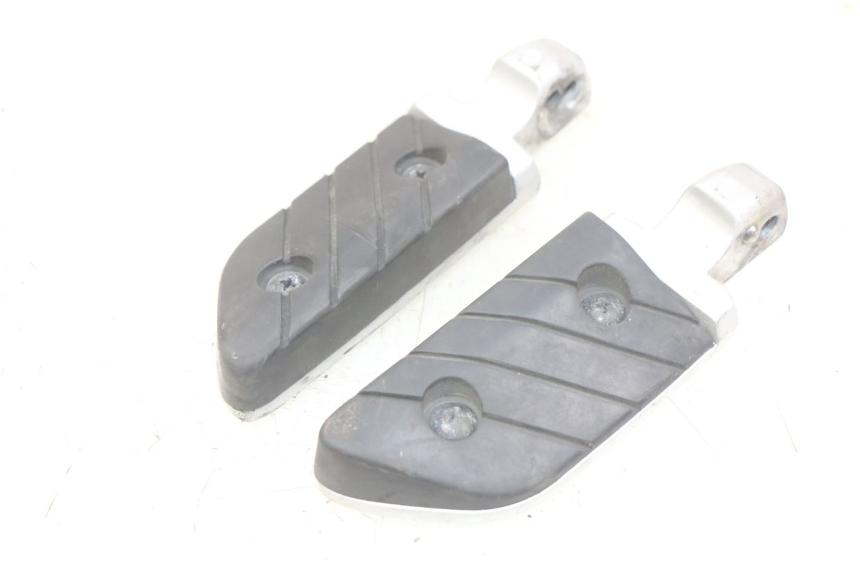 photo de PAIR OF REAR FOOTRESTS YAMAHA X-CITY XCITY 125 (2007 - 2013) - Main view