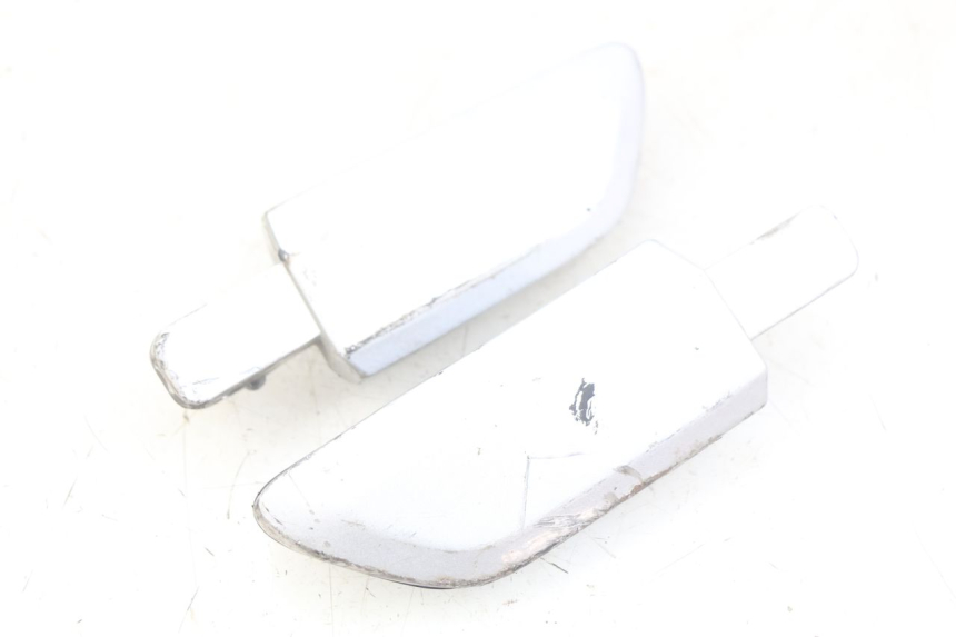 photo de PAIR OF REAR FOOTRESTS YAMAHA X-CITY XCITY 125 (2007 - 2013) - Fixing points details