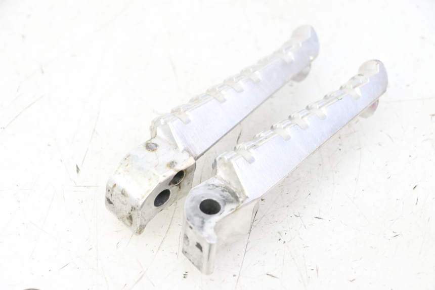 photo de PAIR OF REAR FOOTRESTS YAMAHA X-MAX XMAX 125 (2010 - 2013) - Zoom on usage condition