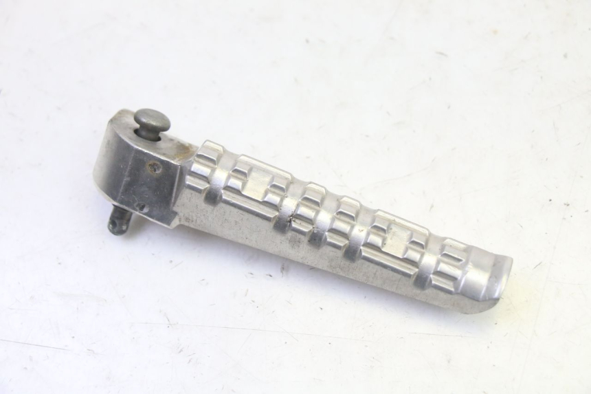 photo de PAIR OF REAR FOOTRESTS YAMAHA X-MAX XMAX 125 (2010 - 2013) - Zoom on usage condition