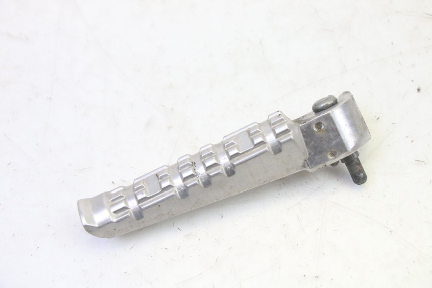 photo de PAIR OF REAR FOOTRESTS YAMAHA X-MAX XMAX 125 (2010 - 2013) - Technical close-up