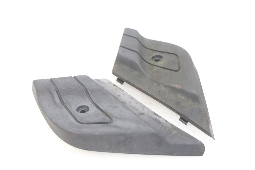 photo de PAIR OF REAR FOOTRESTS PIAGGIO X9 EVOLUTION 125 (2003 - 2007) - Alternative perspective