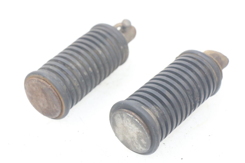 photo de PAIR OF REAR FOOTRESTS SUZUKI XF FREEWIND 650 (1997 - 2003) - Technical close-up
