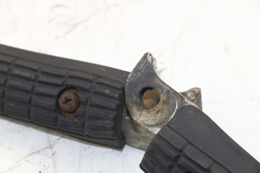photo de PAIR REAR FOOTRESTS YAMAHA XJS DIVERSION 600 (1997 - 1999) - Alternative perspective