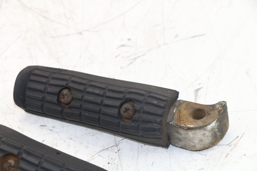 photo de PAIR REAR FOOTRESTS YAMAHA XJS DIVERSION 600 (1997 - 1999) - Product overview