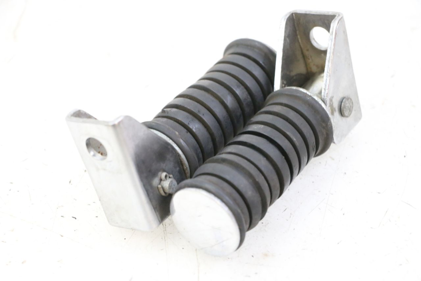 photo de PAIR REAR FOOTRESTS YAMAHA XV VIRAGO 535 (1988 - 2004) - Component detail