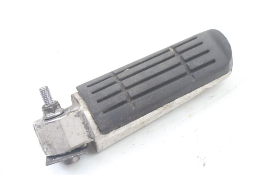 photo de PAIR REAR FOOTRESTS YAMAHA FZ6 FAZER S2 600 (2007 - 2011) - Technical close-up