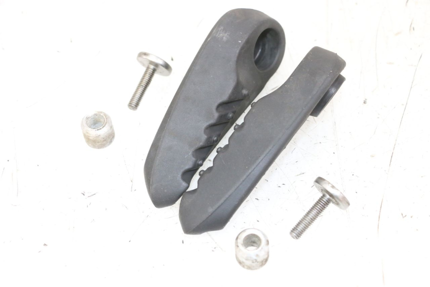 photo de PAIR OF REAR FOOTRESTS YAMAHA NEOS NEO'S 4T 50 (2008 - 2016) - Zoom on usage condition