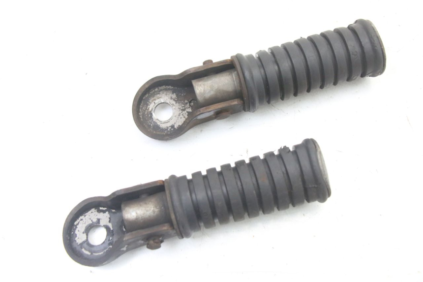 photo de PAIR OF REAR FOOTRESTS YAMAHA SR 125 (1982 - 2003) - Technical close-up