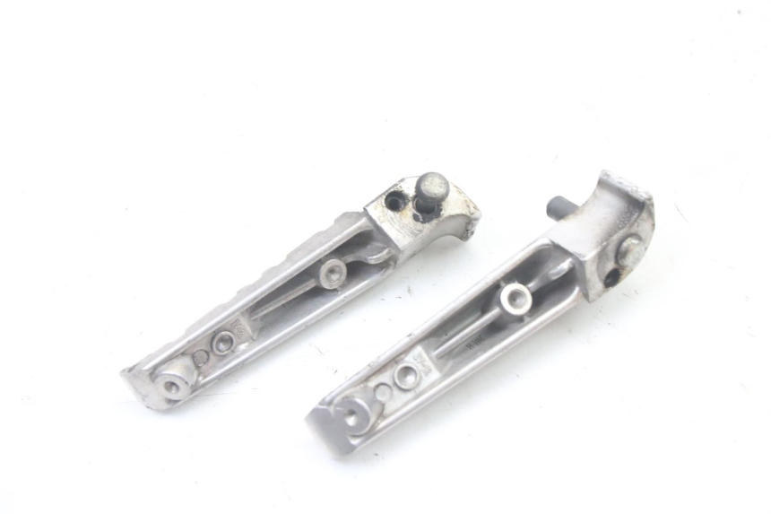 photo de PAIR REAR FOOTRESTS YAMAHA YP X-MAX XMAX 400 (2014 - 2017) - Technical close-up