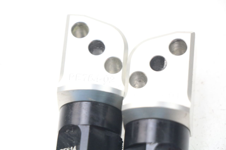 photo de PAIR REAR FOOTRESTS KAWASAKI Z Z900 900 (2017 - 2019) - Component detail