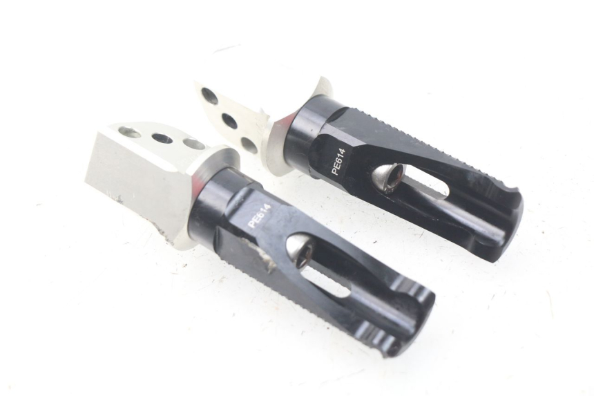 photo de PAIR REAR FOOTRESTS KAWASAKI Z Z900 900 (2017 - 2019) - Alternative perspective