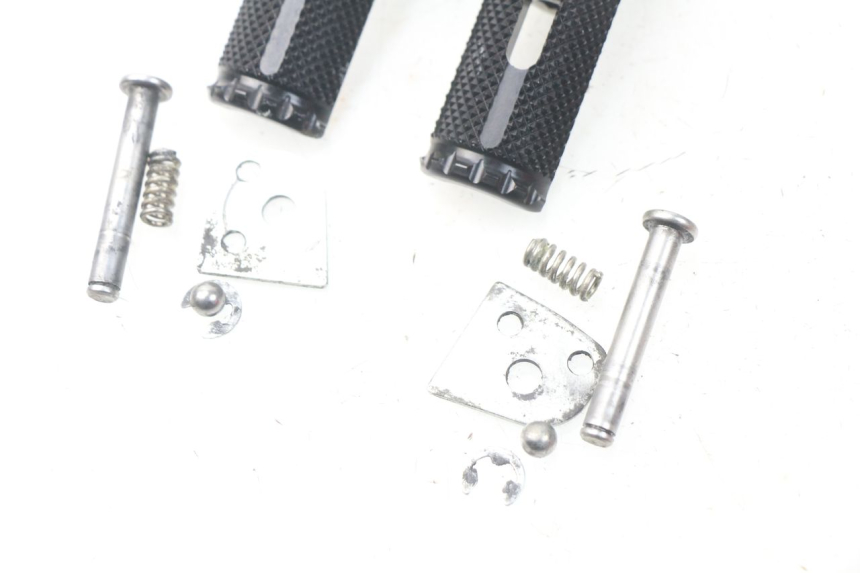 photo de PAIR REAR FOOTRESTS KAWASAKI Z Z900 900 (2017 - 2019) - Product overview