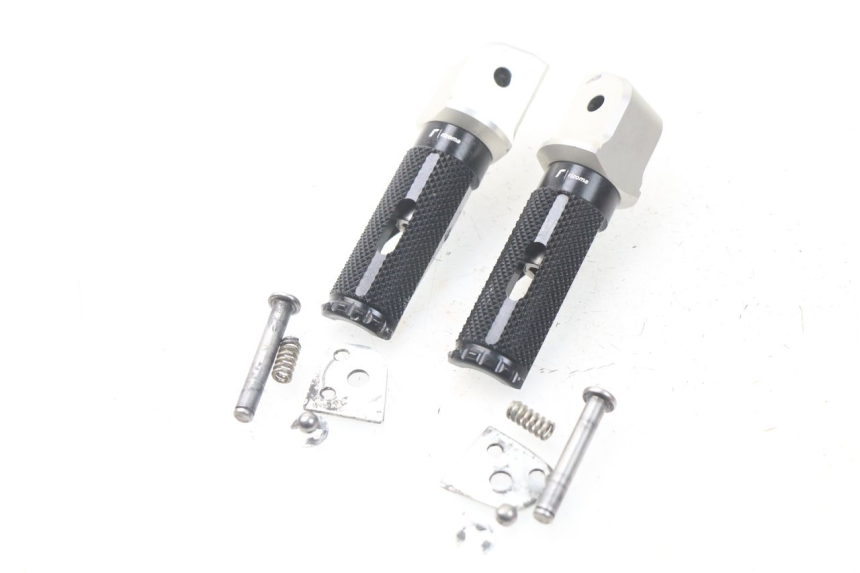 photo de PAIR REAR FOOTRESTS KAWASAKI Z Z900 900 (2017 - 2019) - Surface and material condition
