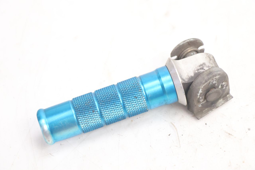 photo de PAIR OF REAR FOOTRESTS KAWASAKI ZX-6R ZX6R 600 (1995 - 1997) - Component detail
