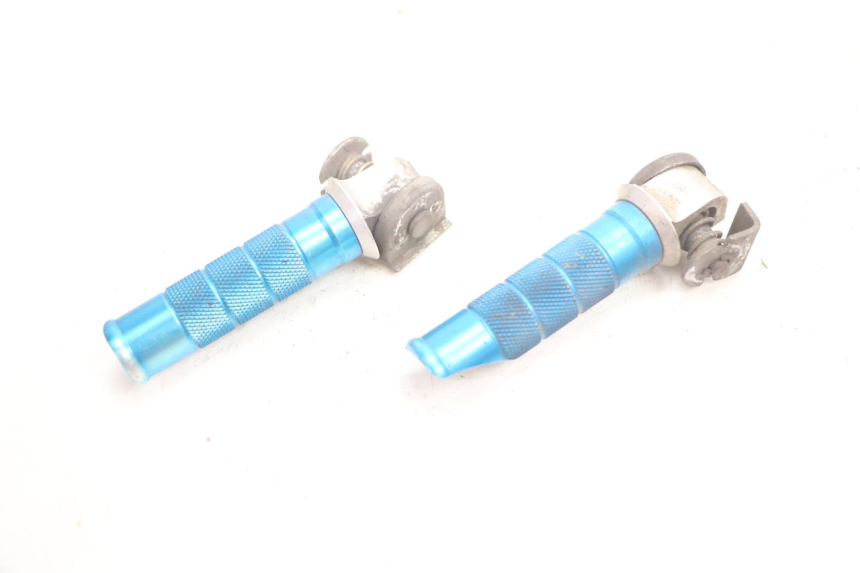 photo de PAIR OF REAR FOOTRESTS KAWASAKI ZX-6R ZX6R 600 (1995 - 1997) - Alternative perspective