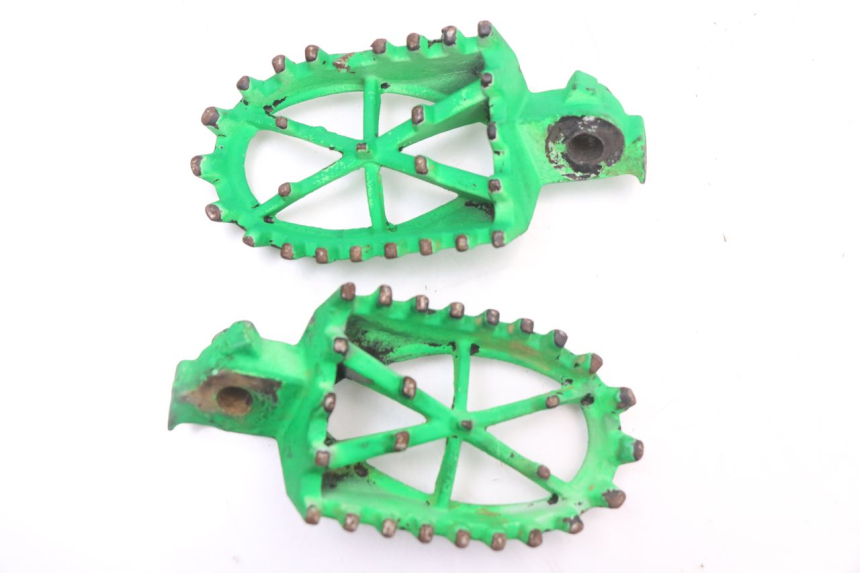 photo de PAIR FRONT FOOTREST ORION AGB37 CRF1 DIRT BIKE 140 - Component detail