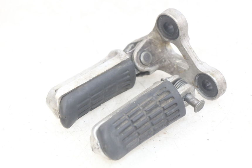 photo de PAIR OF FRONT FOOTRESTS HONDA CBR F SC25 1000 (1989 - 1992) - Main view