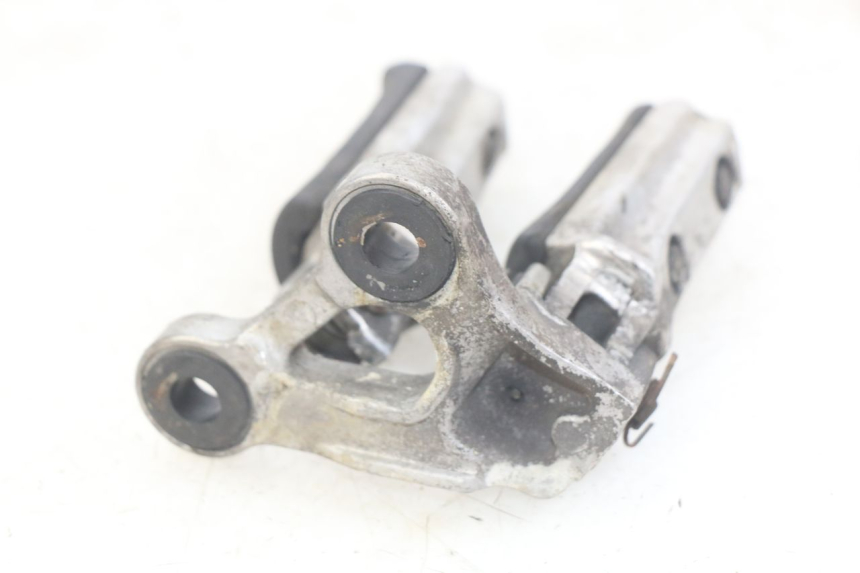 photo de PAIR OF FRONT FOOTRESTS HONDA CBR F SC25 1000 (1989 - 1992) - Alternative perspective