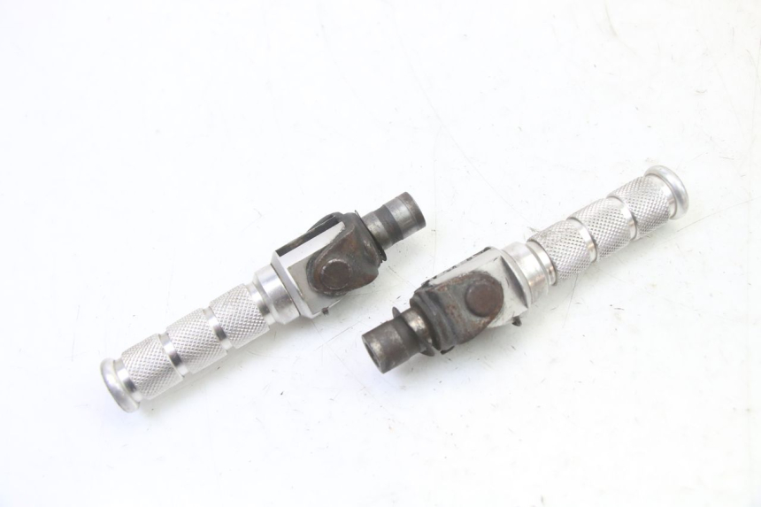 photo de PAIR OF FRONT FOOTRESTS HONDA CBR RR FIREBLADE 900 (1992 - 1994) - Main view