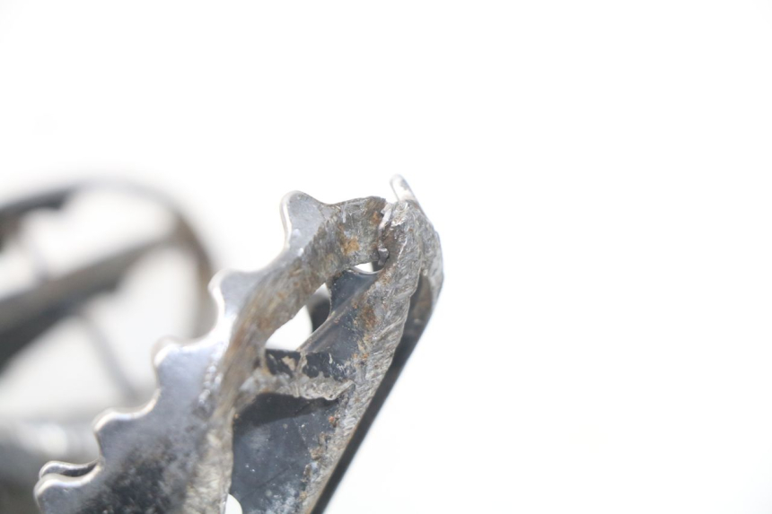 photo de PAIR FRONT FOOTREST HONDA CRF CR-F 450 (2005 - 2008) - Zoom on usage condition