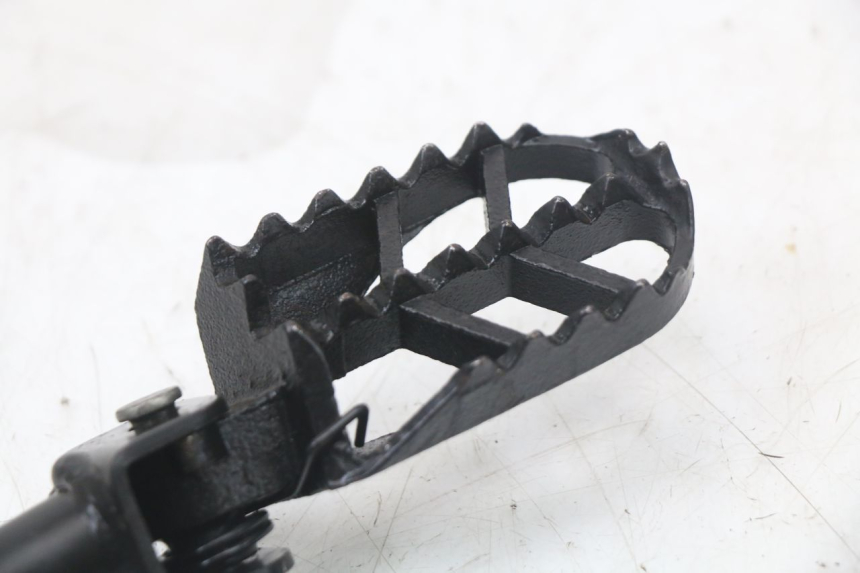 photo de PAIR FRONT FOOTREST RSR DIRT BIKE 150 - Additional view of the item