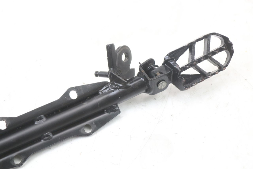 photo de PAIR FRONT FOOTREST RSR DIRT BIKE 150 - Technical close-up