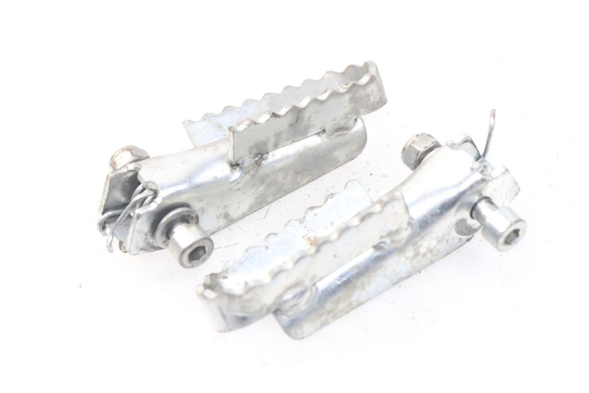 photo de PAIR FRONT FOOTREST DERBI DIRT BOY 4T 50 - Zoom on usage condition