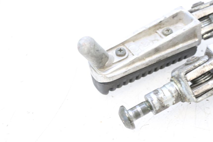 photo de PAIR OF FRONT FOOTRESTS YAMAHA FZS FAZER 600 (1998 - 2001) - Product overview