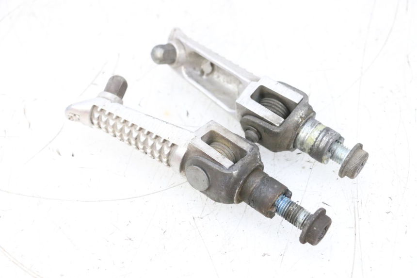 photo de PAIR FRONT FOOTREST SUZUKI GSXR GSX-R 1000 (2003 - 2004) - Zoom on usage condition