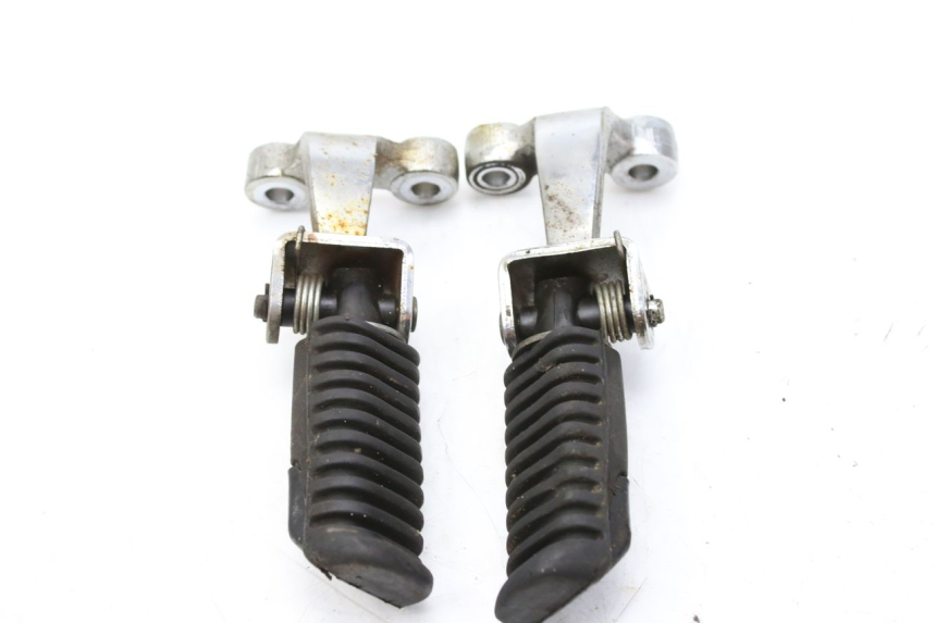photo de PAIR OF FRONT FOOTRESTS SYM HUSKY 125 (1999 - 2005) - Component detail