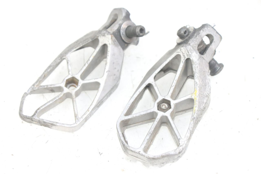 photo de PAIR OF FRONT FOOTRESTS KAWASAKI KXF KX-F 250 (2012 - 2014) - Surface and material condition