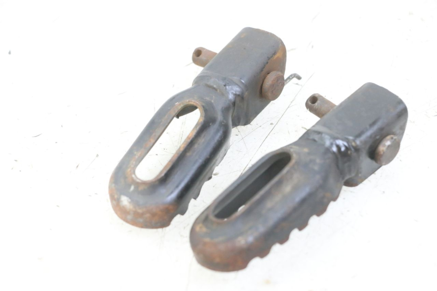 photo de PAIR FRONT FOOTREST MBK X-LIMIT XLIMIT 50 (2007 - 2012) - Alternative perspective