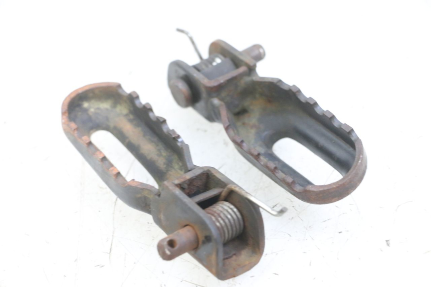 photo de PAIR FRONT FOOTREST MBK X-LIMIT XLIMIT 50 (2007 - 2012) - Technical close-up