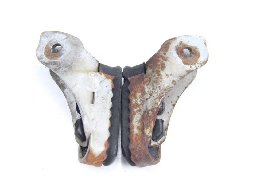 photo de PAIR FRONT FOOTREST BMW R GS 1200 (2005 - 2007) - Zoom on usage condition