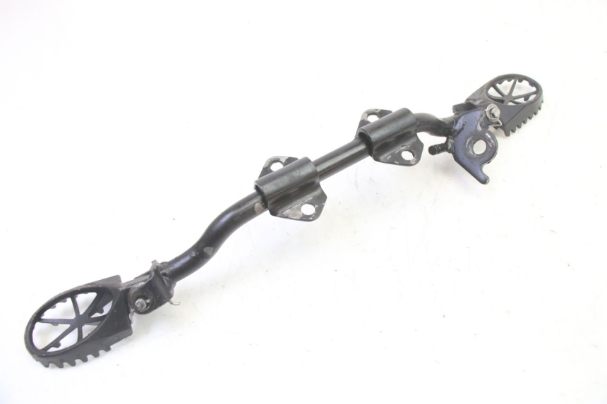 photo de PAIR OF FRONT FOOTRESTS APOLLO RFZ 125 - Technical close-up