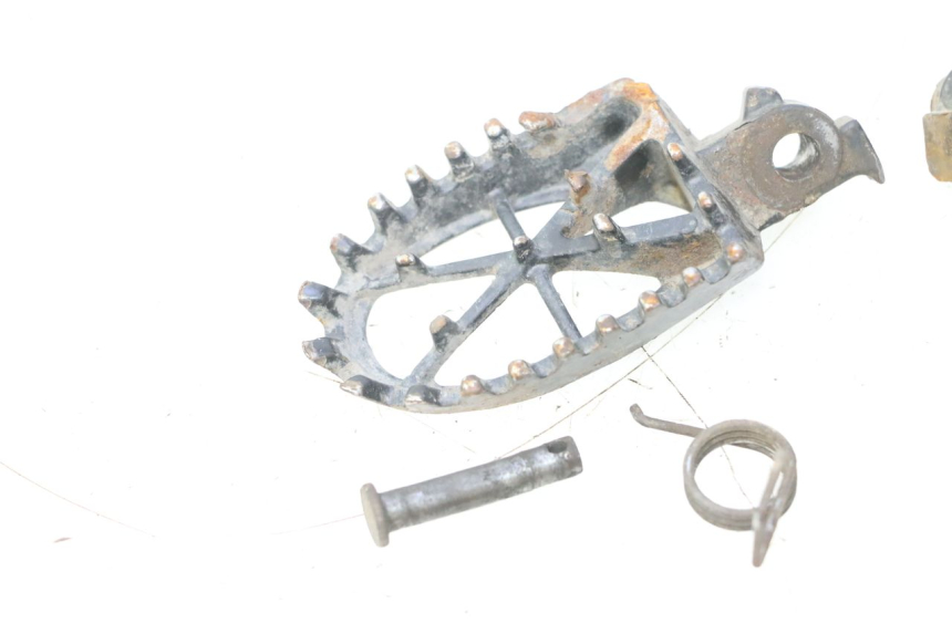 photo de PAIR FRONT FOOTREST APOLLO RFZ 140 - Additional view of the item
