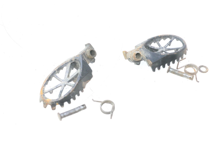 photo de PAIR FRONT FOOTREST APOLLO RFZ 140 - Fixing points details