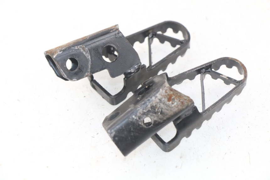 photo de PAIR FRONT FOOTREST MINI MX ROOKIE 125 - Zoom on usage condition