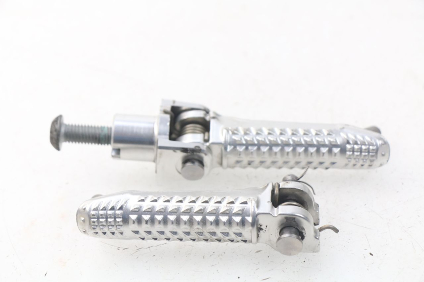 photo de PAIR FRONT FOOTREST BMW S RR ABS S1000RR 1000 (2009 - 2011) - Main view