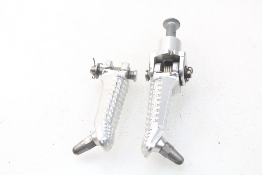 photo de PAIR FRONT FOOTREST BMW S RR ABS S1000RR 1000 (2009 - 2011) - Product overview