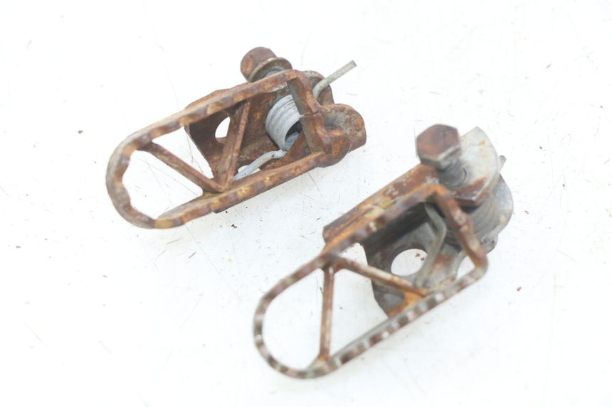 photo de PAIR OF FRONT FOOTRESTS SHERCO SM-R 50 (2018 - 2021) - Alternative perspective