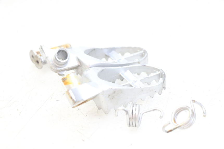 photo de PAIR OF FRONT FOOTRESTS GAS-GAS SM ROOKIE 50 (2001 - 2005) - Zoom on usage condition